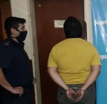 Intentó prender fuego a su mujer y a sus seis hijos Intentó prender fuego a su mujer y a sus seis hijos