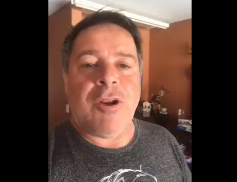 Intentó prender fuego a su mujer y a sus seis hijos Intentó prender fuego a su mujer y a sus seis hijos