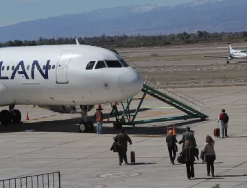 Dicen que el turismo al exterior jamás se reactivó y ponen las fichas en el fin del invierno Dicen que el turismo al exterior jamás se reactivó y ponen las fichas en el fin del invierno