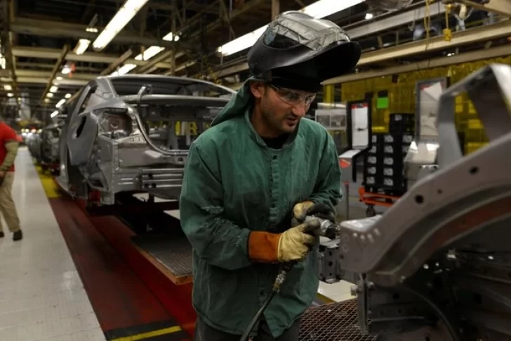 La actividad económica cedió un 0,4% en junio