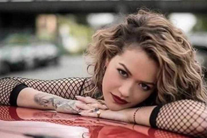 ¡Rita Ora lo hizo de nuevo! Posó en bikini y los likes inundaron las redes