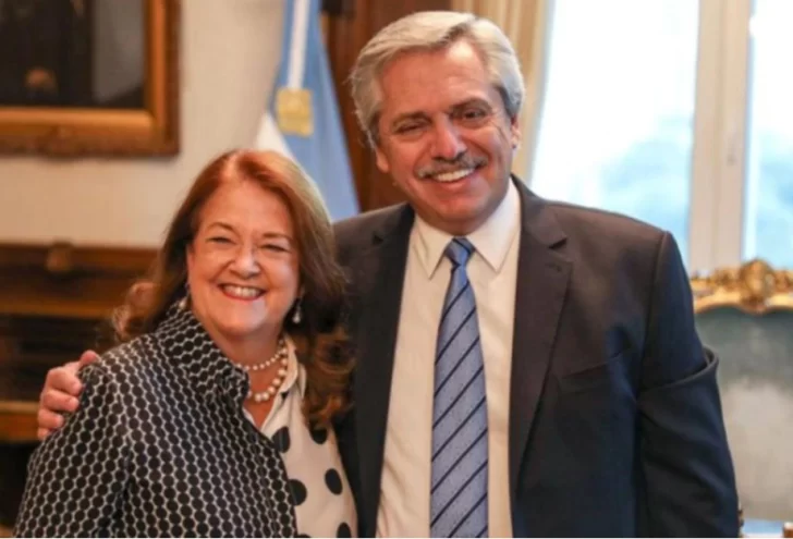 Alicia Castro contó que el presidente la llamó para que “revea” su renuncia Alicia Castro contó que el presidente la llamó para que “revea” su renuncia