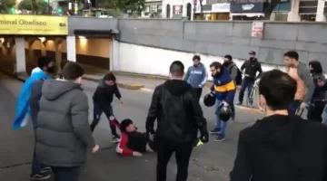 [Video] Robó un celular en el medio de la marcha y le dieron una brutal paliza