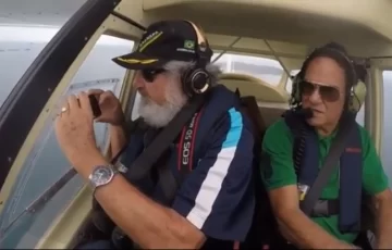 Se le cayó el iPhone desde un helicóptero y lo recuperó: el video se hizo viral