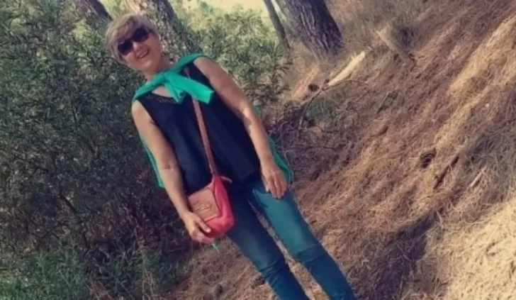 Horror: salieron a caminar y vieron cómo jauría de perros se comía a una mujer Horror: salieron a caminar y vieron cómo jauría de perros se comía a una mujer