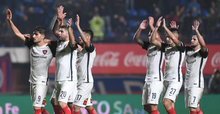 San Lorenzo no se resigna y da batalla en todos los frentes