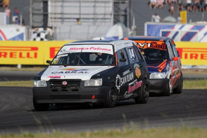 Moyano debutó con un top 20 en el Turismo Pista