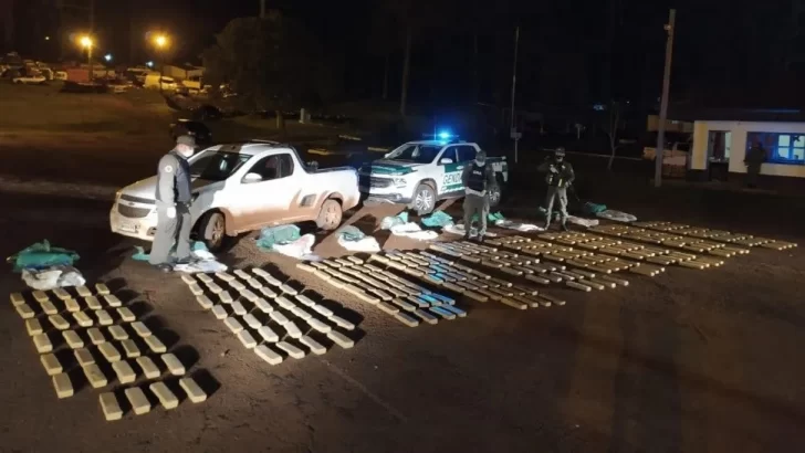 Operativo: secuestran casi tres toneladas de marihuana
