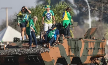 Seguidores de Bolsonaro se movilizaron en medio del enfrentamiento con el Poder Judicial Seguidores de Bolsonaro se movilizaron en medio del enfrentamiento con el Poder Judicial