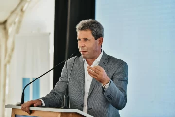 Uñac sobre la paritaria docente: “Vamos a hacer todo para tener un inicio de clases tranquilo” Uñac sobre la paritaria docente: “Vamos a hacer todo para tener un inicio de clases tranquilo”