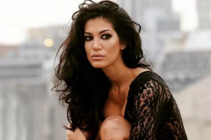 Silvina Escudero tomó sol con una bikini enrollada que (casi) no cubre nada