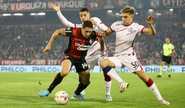 Newell´s y San Lorenzo, sin luces y sin fútbol, aburrieron con un 0-0 Newell´s y San Lorenzo, sin luces y sin fútbol, aburrieron con un 0-0