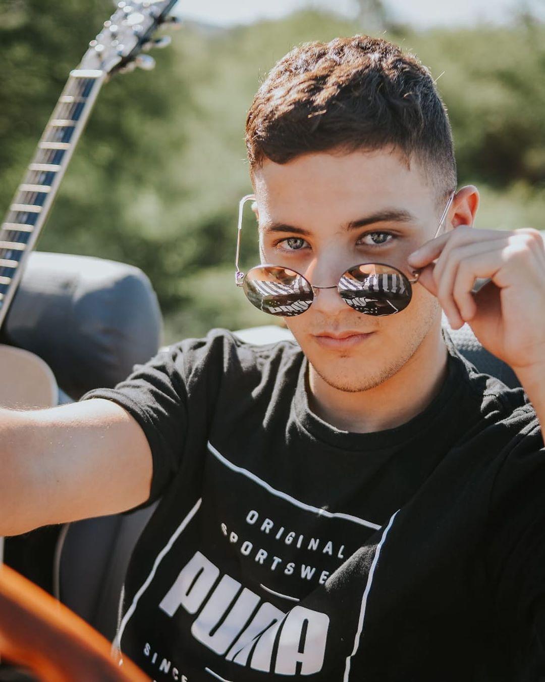 Tristeza en la música local Tristeza en la música local