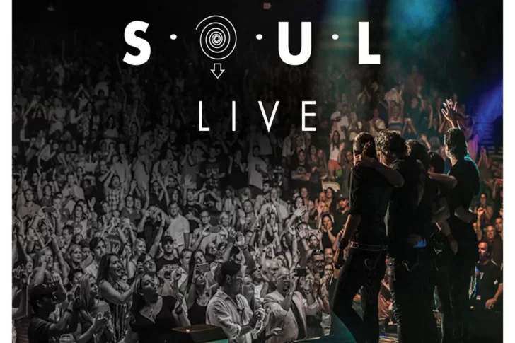 Collective Soul se sube al escenario