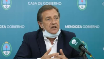 El gobernador mendocino se vacunó contra la Covid y dijo que es la “esperanza de todos” El gobernador mendocino se vacunó contra la Covid y dijo que es la “esperanza de todos”