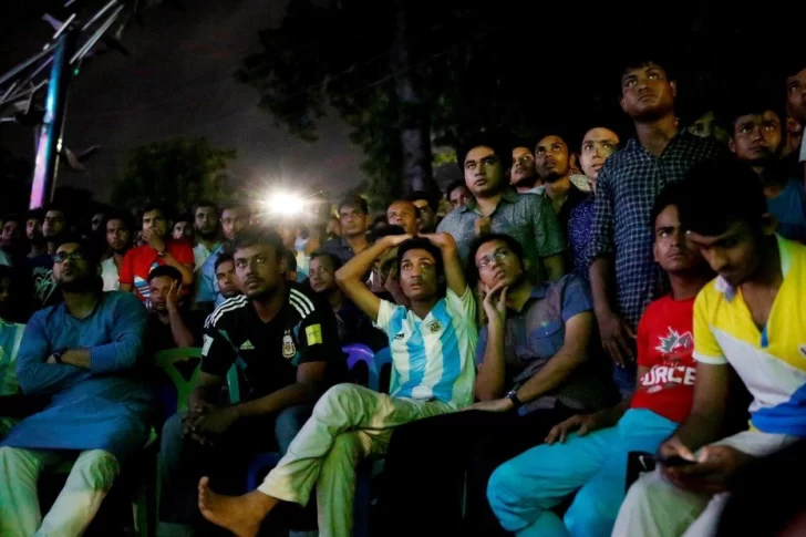 Locura en Bangladesh por el partido entre Argentina y Brasil: temen posibles disturbios