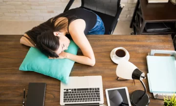 Recomiendan no sobreexponerse a pantallas después de las 23 para un buen descanso