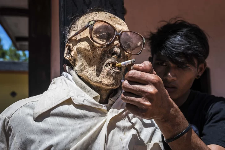 Toraja, la región de Indonesia en la que los vivos conviven con los muertos