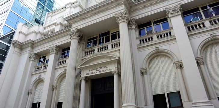 El BCRA volvió a bajar las tasas, que cayeron 10 puntos desde los máximos de octubre El BCRA volvió a bajar las tasas, que cayeron 10 puntos desde los máximos de octubre