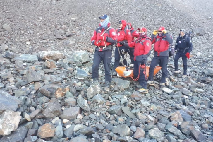 Mendoza: rescatan los cuerpos de dos andinistas desaparecidos hace 25 años