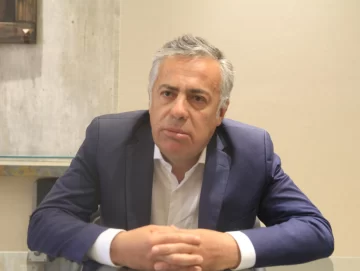 Alfredo Cornejo: “Les pagamos a vecinos del AMBA parte del micro y también el agua”