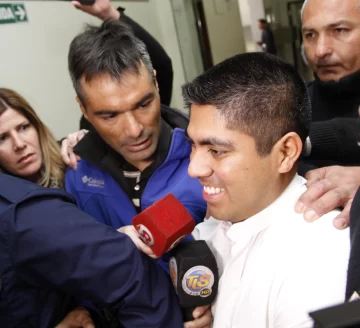 Fiscalía pidió apurar el juicio contra el cura Bustos, denunciado por abuso a menores Fiscalía pidió apurar el juicio contra el cura Bustos, denunciado por abuso a menores