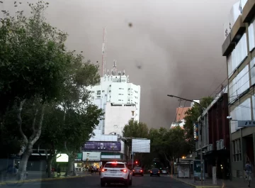 ¿Qué tan fuerte será el viento Sur que se espera este martes en San Juan? ¿Qué tan fuerte será el viento Sur que se espera este martes en San Juan?