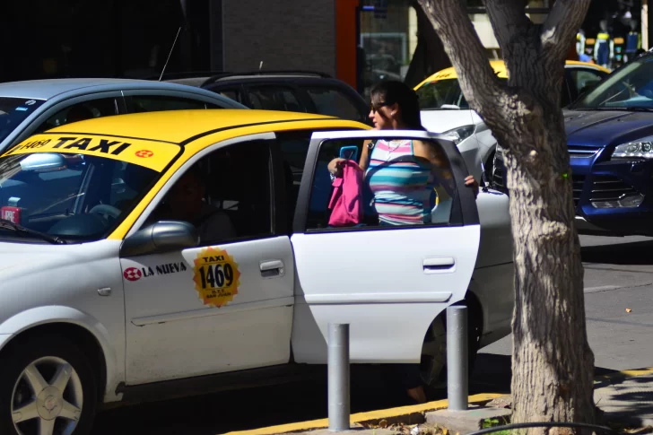 La tarifa de taxis subió por tercera vez en el año y acumula 100% de aumento en 11 meses