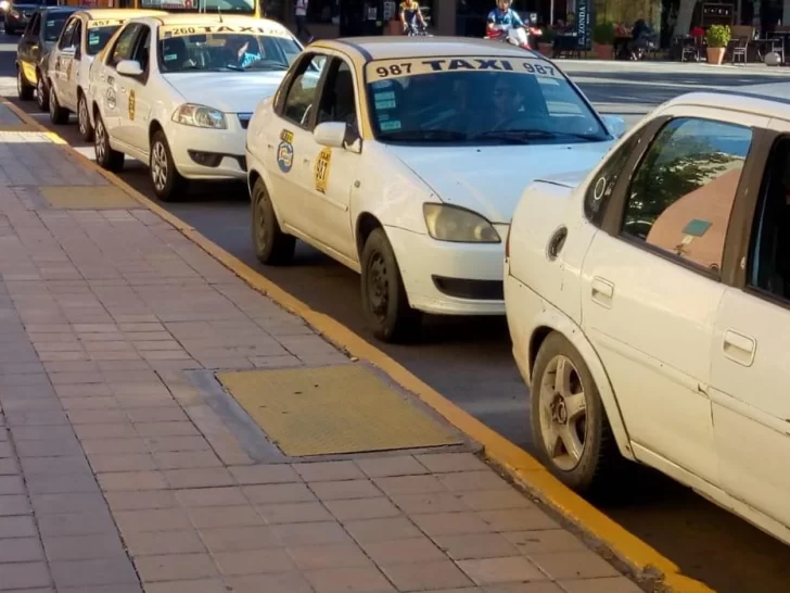 Desde el lunes, taxistas y remiseros tendrán un “botón SOS”: cómo funcionará la aplicación