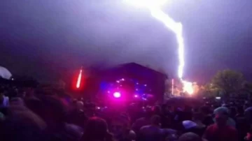 Temor en un recital de Los Tekis por la caída de un rayo