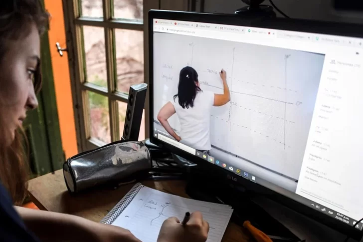 Los argumentos para declarar servicios públicos a Internet, telefonía y TV paga