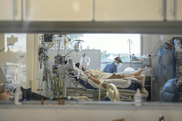 Contundente carta de los trabajadores de terapia intensiva: “No podemos más, nos están dejando solos”