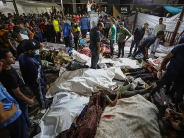 Un bombardeo en un hospital de Gaza dejó cientos de muertos y heridos Un bombardeo en un hospital de Gaza dejó cientos de muertos y heridos