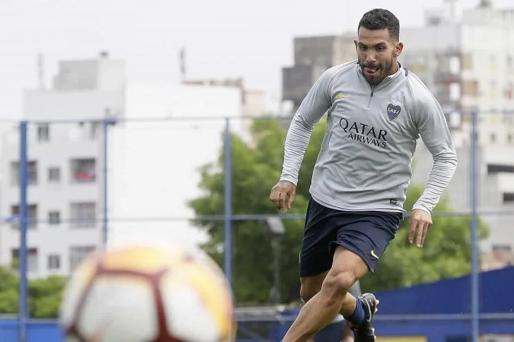 Tevez y Ábila respondieron y tienen chances de ser titulares ante River