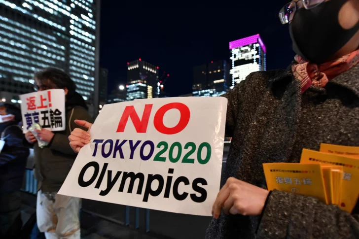 Pánico en el subte de Tokio: un “Joker” apuñaló a 15 personas