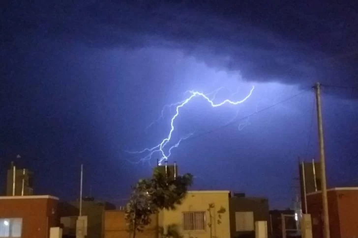 Emiten un alerta meteorológica por tormenta para 5 departamentos de San Juan