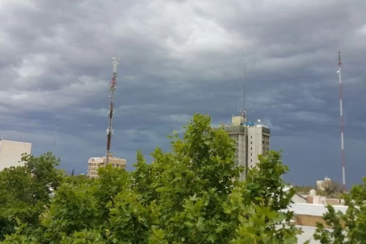 Advierten por los peligros de la ola de calor y las tormentas: cómo cuidarse