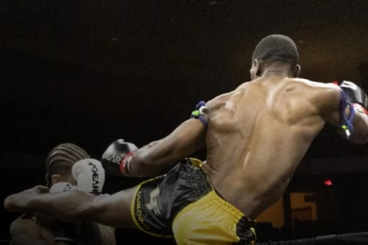 [VIDEO] ¡Patada tornado! El durísimo KO en 48 segundos que se volvió viral