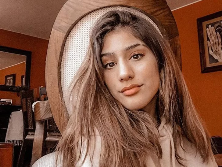 Una joven se volvió viral tras mostrar cómo es maquillarse con Tourette Una joven se volvió viral tras mostrar cómo es maquillarse con Tourette