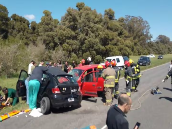 Tragedia en la ruta 11: tres muertos en un choque frontal entre dos autos Tragedia en la ruta 11: tres muertos en un choque frontal entre dos autos