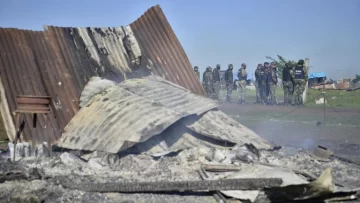 Desalojaron la toma de Guernica: hubo al menos 35 detenidos Desalojaron la toma de Guernica: hubo al menos 35 detenidos