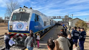 Mendoza volvió a tener tren de pasajeros después de casi 30 años Mendoza volvió a tener tren de pasajeros después de casi 30 años