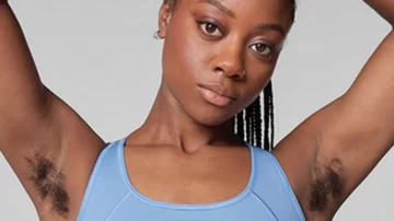 Adidas lanza colección con modelo con vello en las axilas y hubo debate en las redes