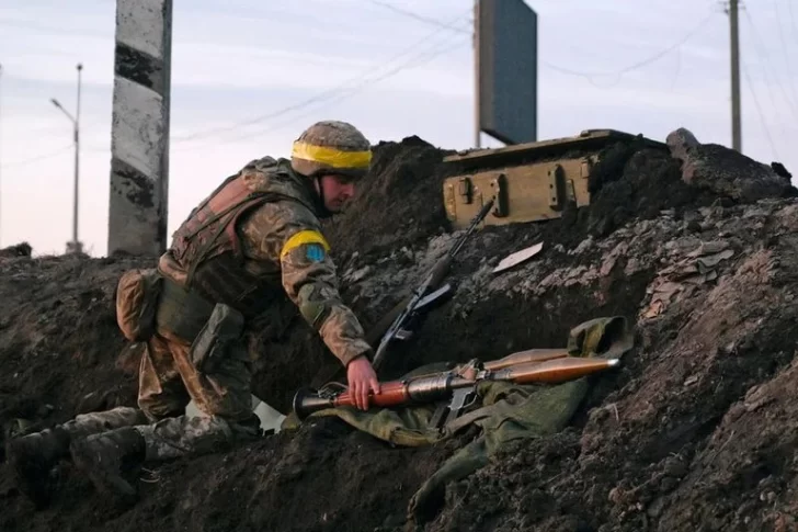 Ucrania confirmó la muerte de al menos 137 personas en el primer día de la invasión rusa Ucrania confirmó la muerte de al menos 137 personas en el primer día de la invasión rusa