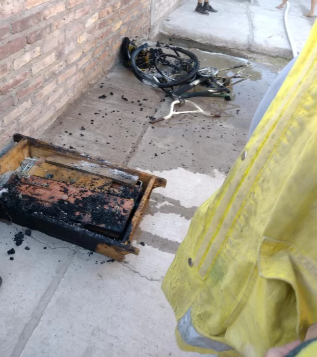 Pérdidas en una casa por un incendio causado por la travesura de un menor Pérdidas en una casa por un incendio causado por la travesura de un menor