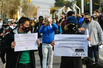 Día récord para Argentina, que superó la barrera de los 4 mil muertos por Covid-19 Día récord para Argentina, que superó la barrera de los 4 mil muertos por Covid-19