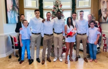 Un multimillonario tiene 17 hijos y uno de ellos es con el exnovio de su hija Un multimillonario tiene 17 hijos y uno de ellos es con el exnovio de su hija