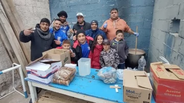 De los hinchas para los hinchas: en Unión hicieron chocolate para combatir el frío
