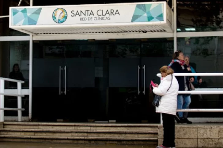 Falleció una mujer de 84 años en la puerta de la clínica Santa Clara