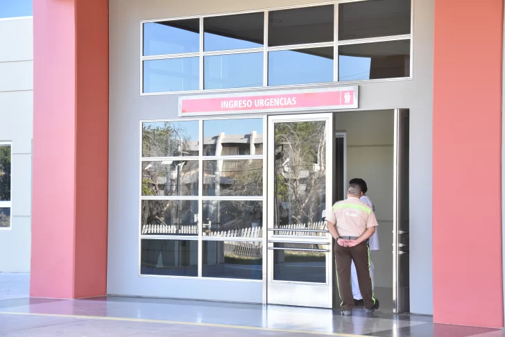 Se defendió en la calle de un robo pero lo hirieron con cuchillo en la cabeza y cerca de un ojo Se defendió en la calle de un robo pero lo hirieron con cuchillo en la cabeza y cerca de un ojo